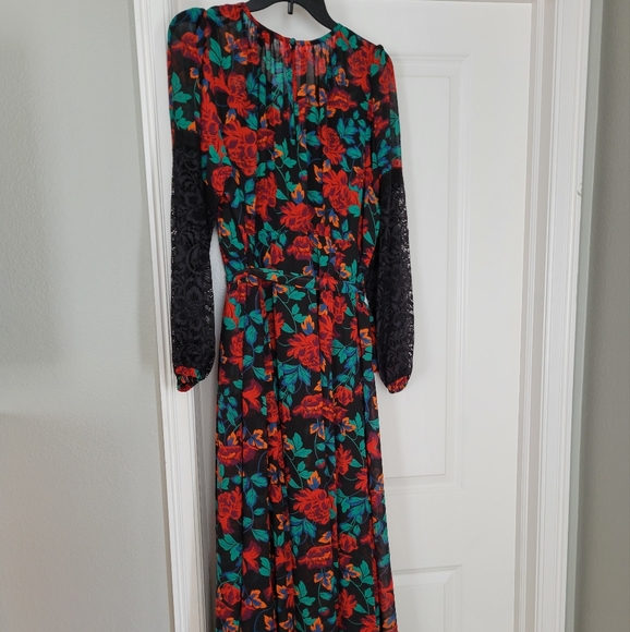 NWT Torrid Maxi Floral Chiffon dress w/ lace sleeves sz 1X - Picture 4 of 7
